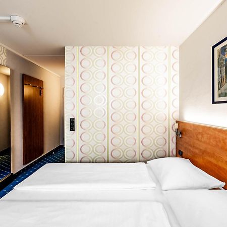 bonjour Tagungshotel Stuttgart-Gerlingen Extérieur photo